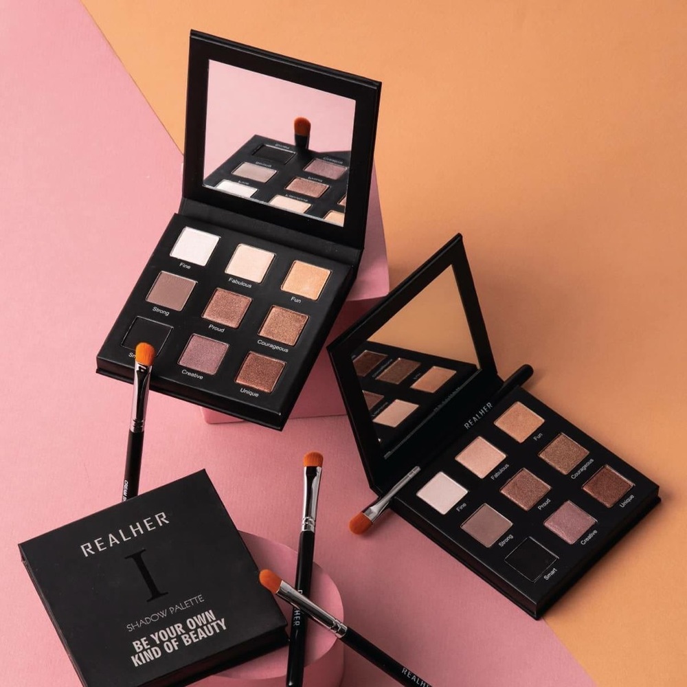Real her eyeshadow palette